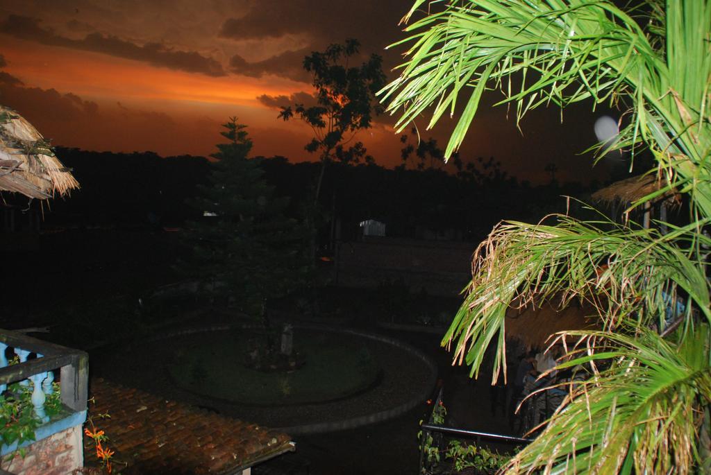 Resort Chitwan Tiger Camp Sauraha