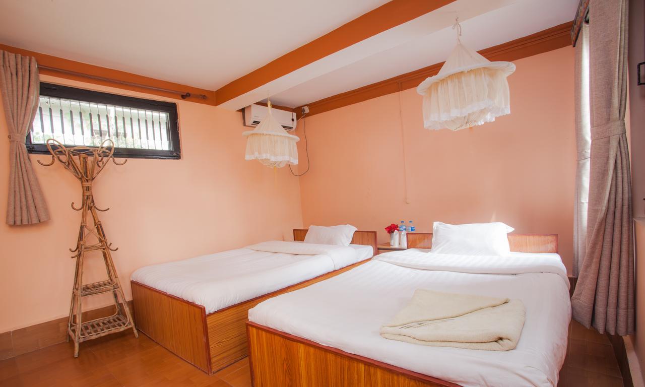 Chitwan Tiger Camp Resort Sauraha