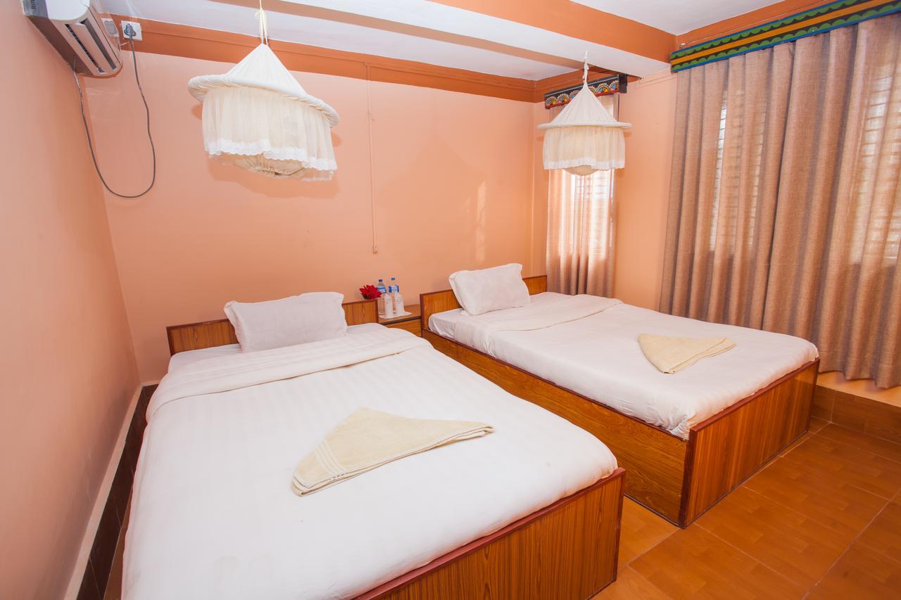 Chitwan Tiger Camp Resort 3*